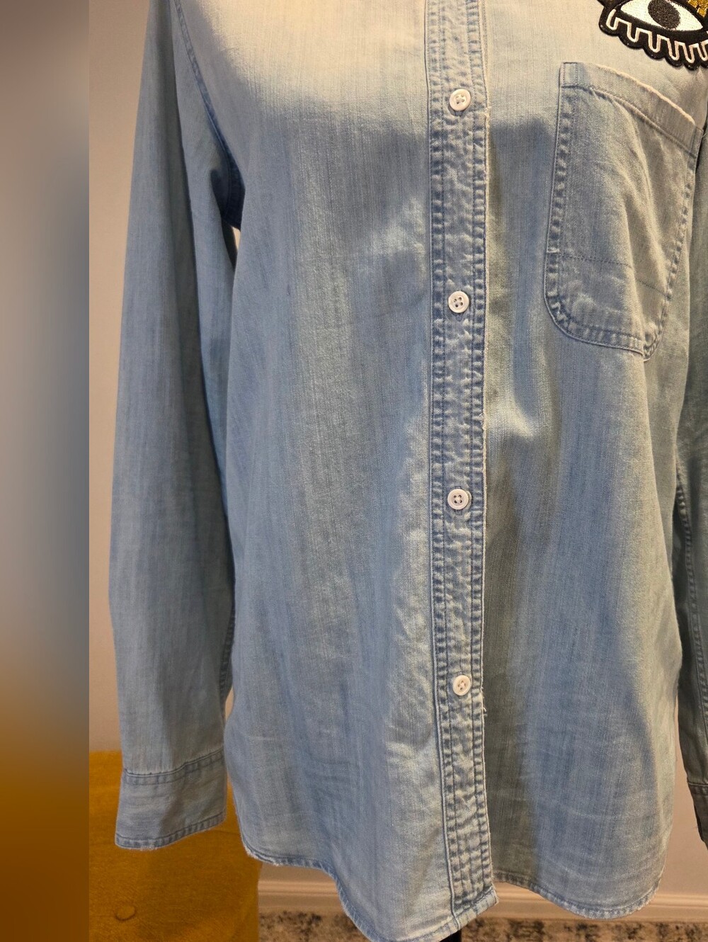 RAILS CLEOPATRA Light Wash Denim Button-Up Shirt with Eye Patch, Size XS. - Picture 3 of 15